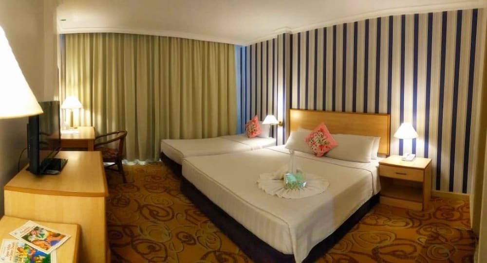 Фото The Orchid Hotel