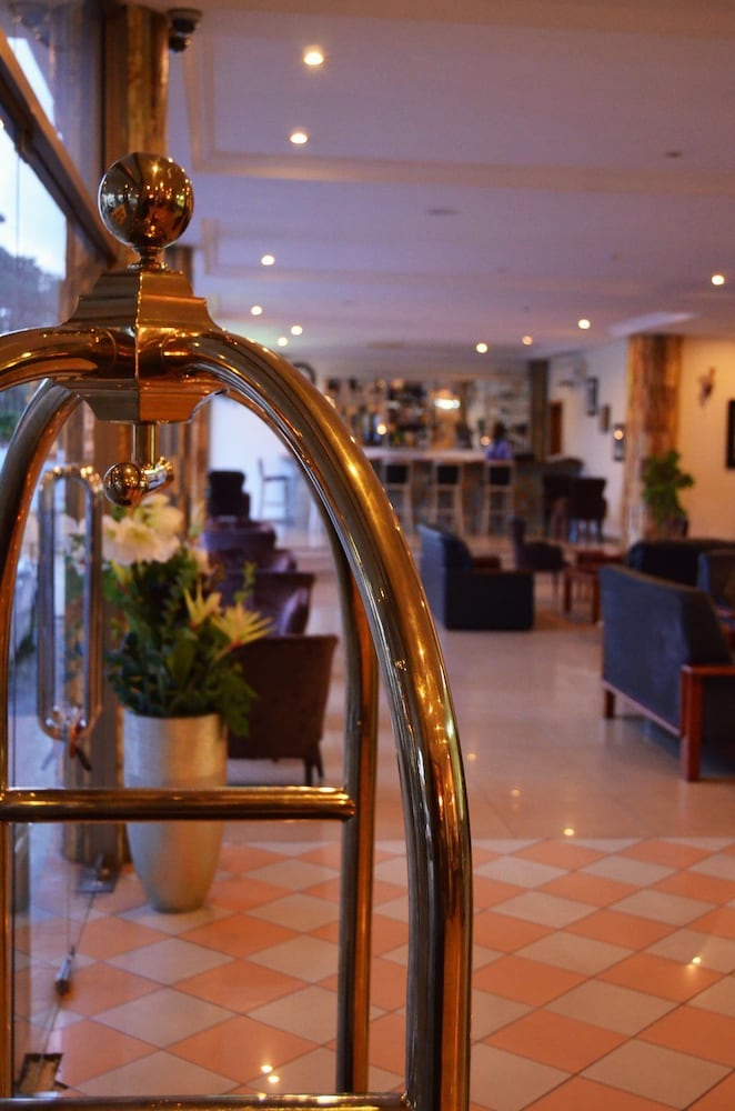 Фото Mensvic Grand Hotel