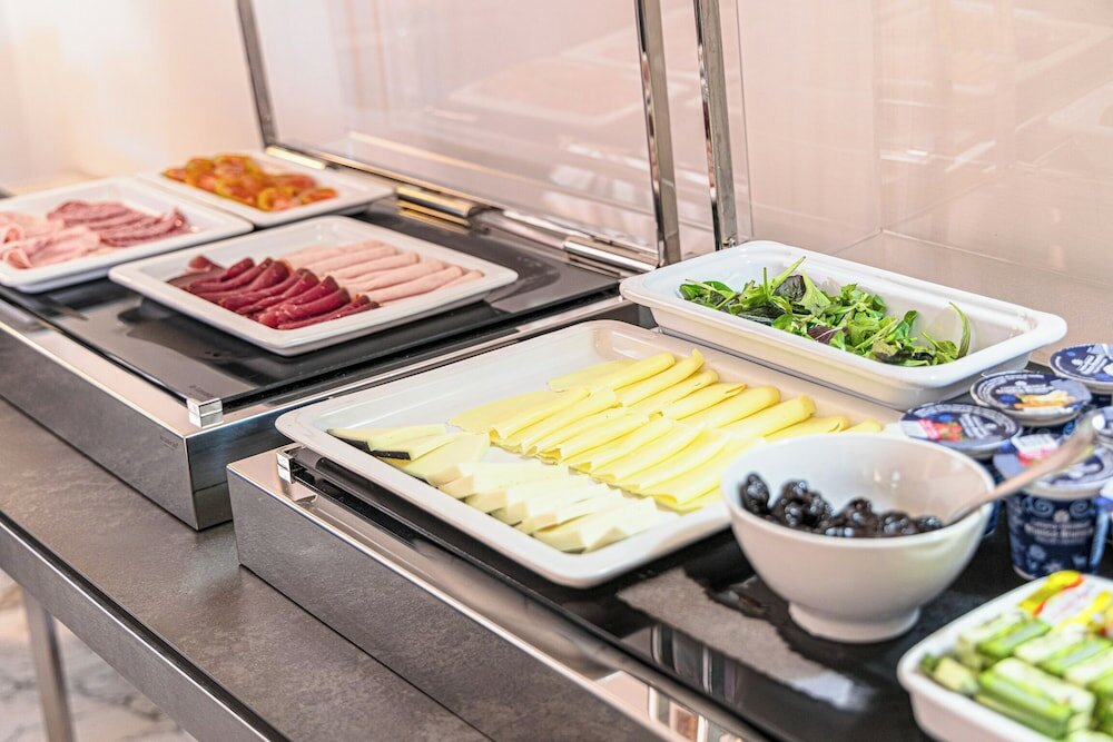 Фото Hotel de La Ville