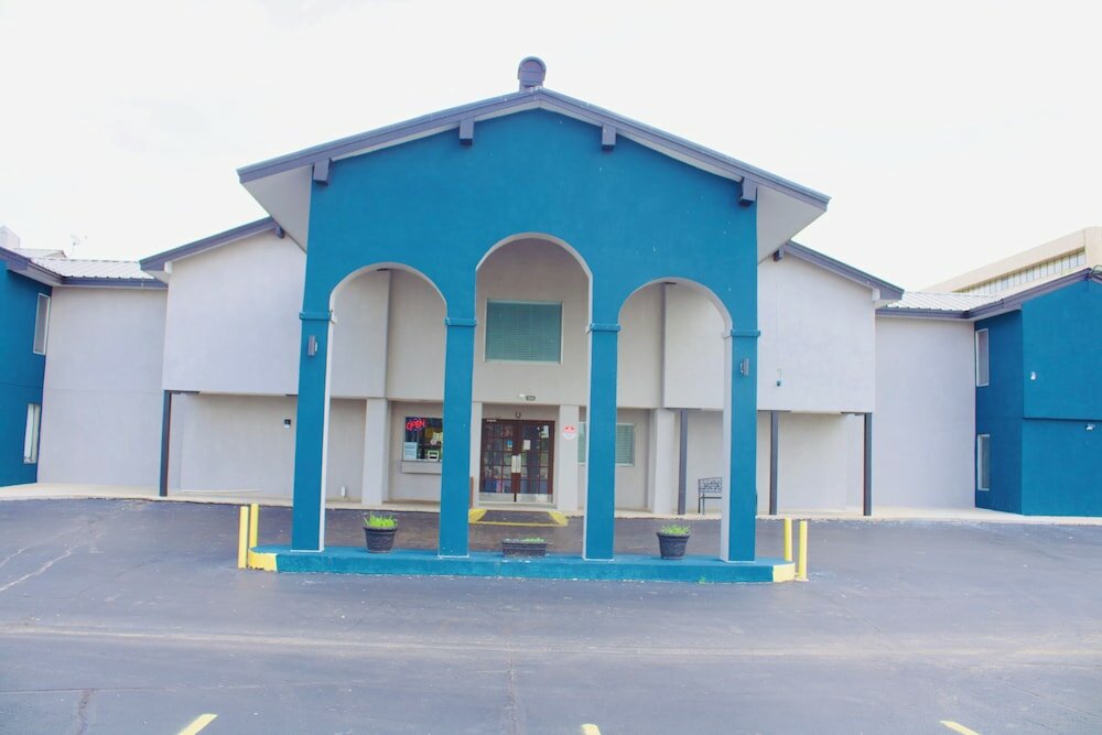 Фото Meridian Inn Oklahoma City Airport