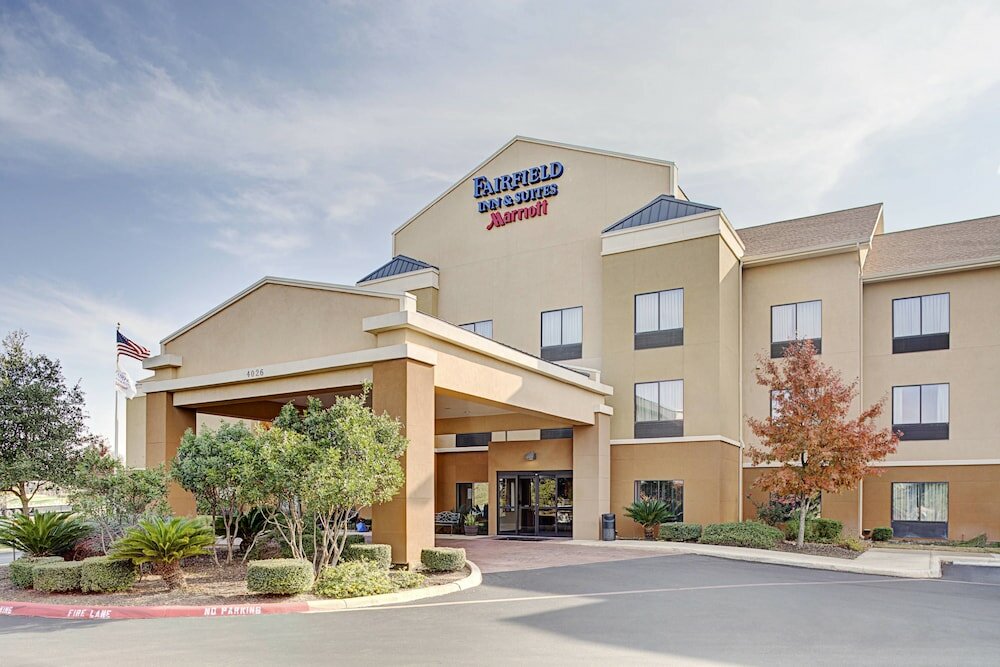 Фото Fairfield Inn & Suites by Marriott San Antonio Seaworld
