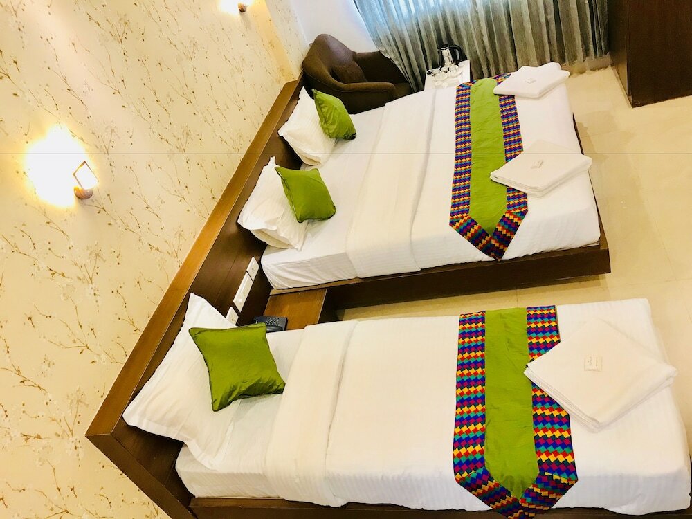 Фото Regalia Inn & Suites