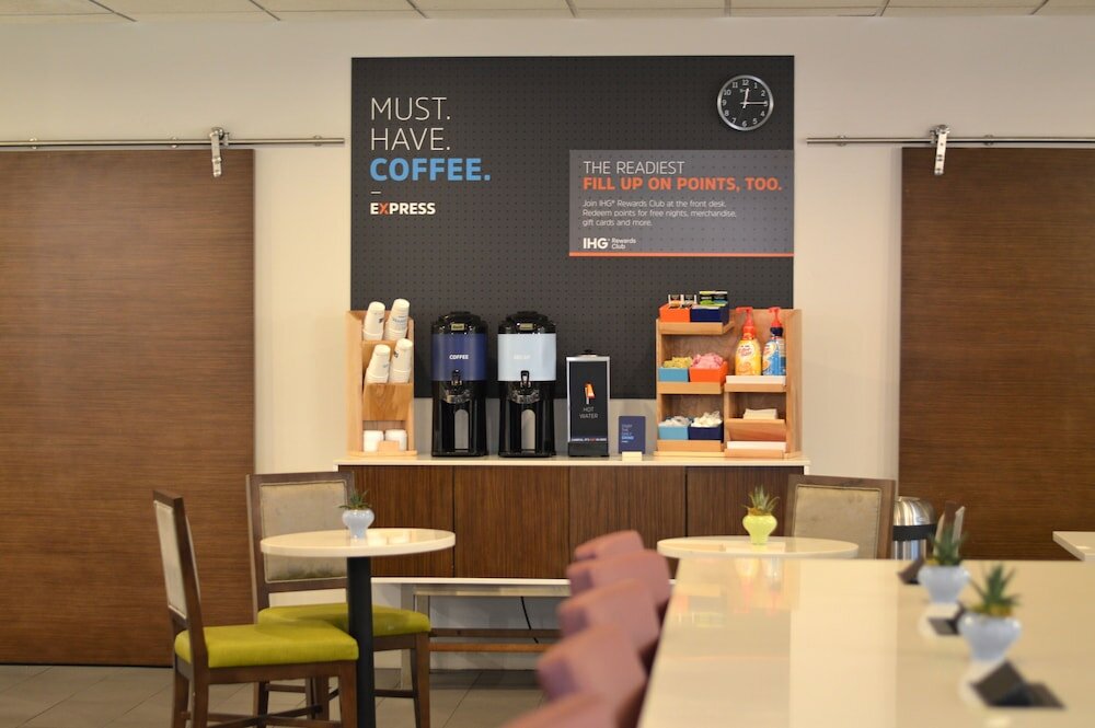 Фото Holiday Inn Express & Suites Miami - Hialeah, an Ihg Hotel