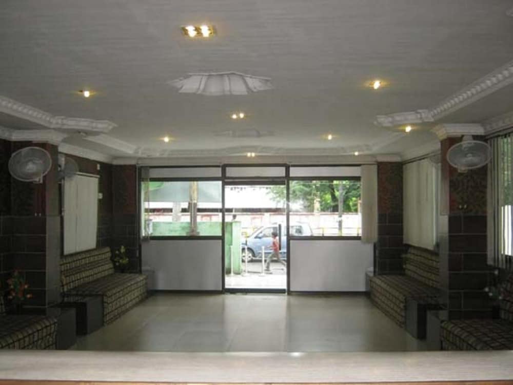 Фото Green Valley Hotel