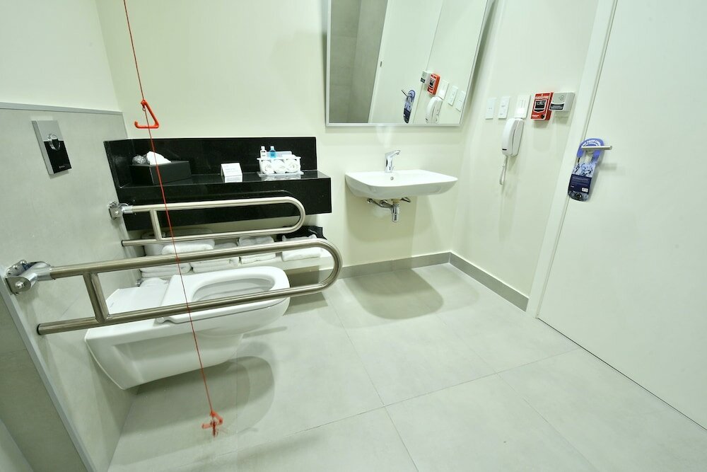 Фото Holiday Inn Express Asuncion Aviadores, an Ihg Hotel