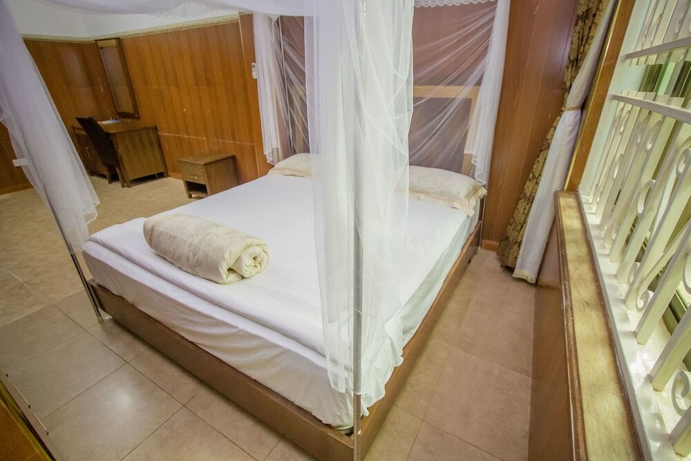 Фото Hibis Hotel