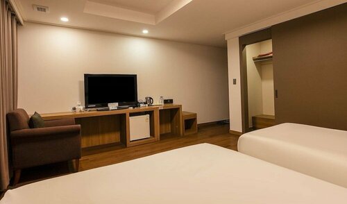 Гостиница Korea Tourist Hotel в Сувоне