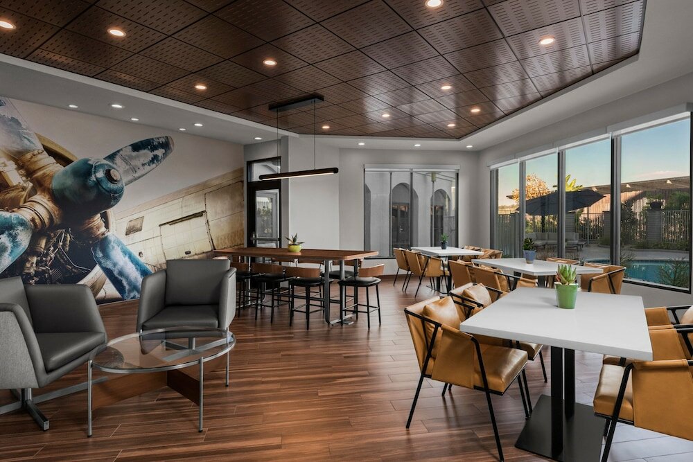 Фото Courtyard by Marriott San Diego Miramar