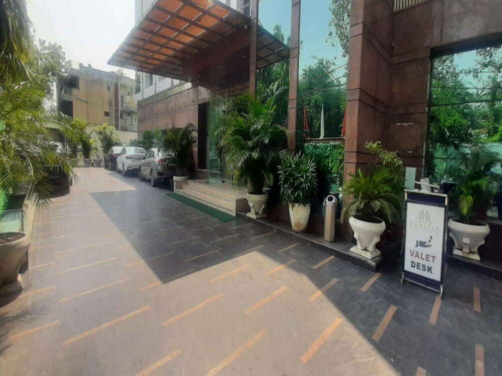 Фото Venizia Sarovar Portico Delhi