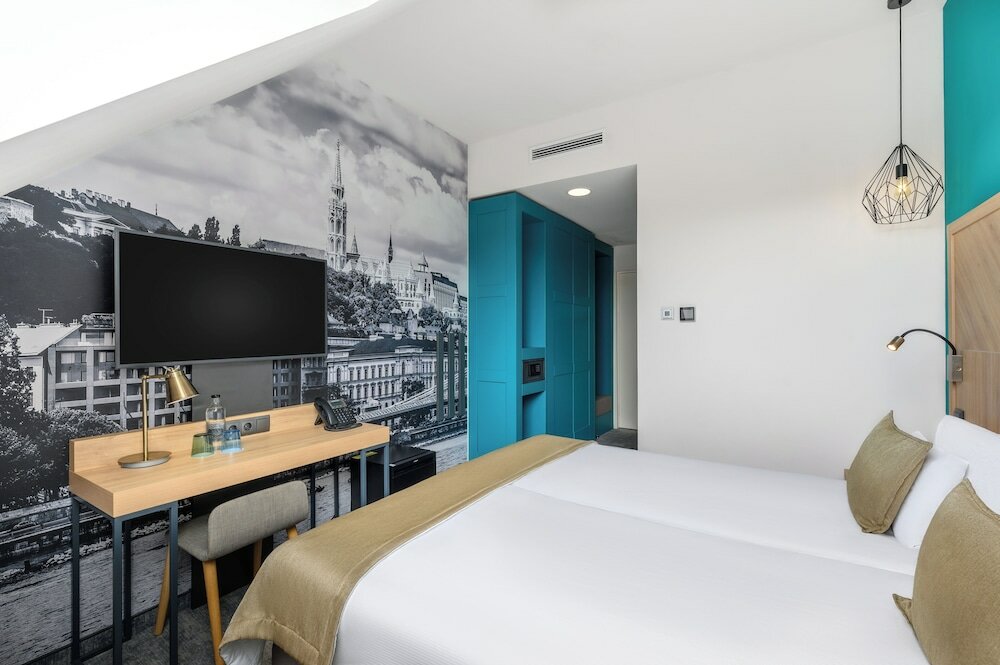 Фото отеля 2