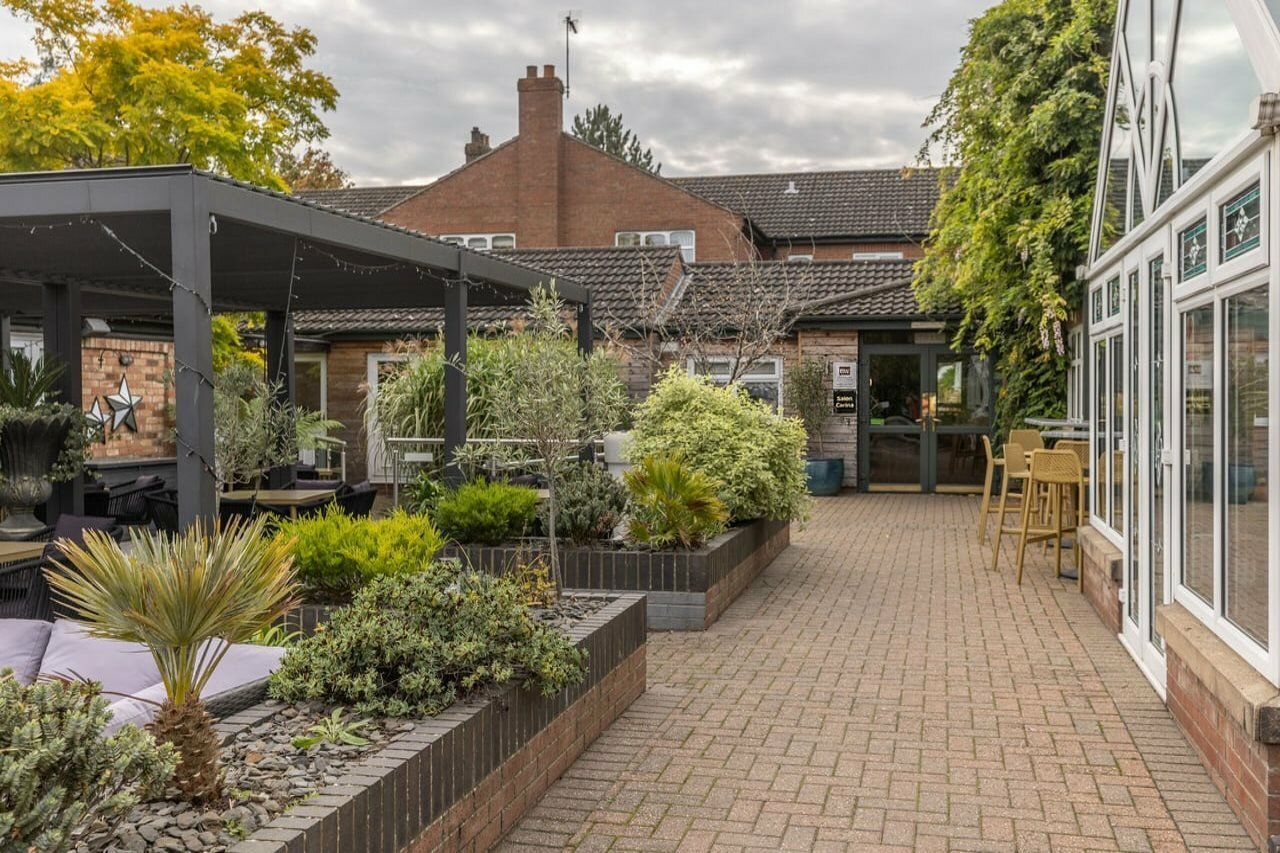 Фото The Brackenborough Hotel