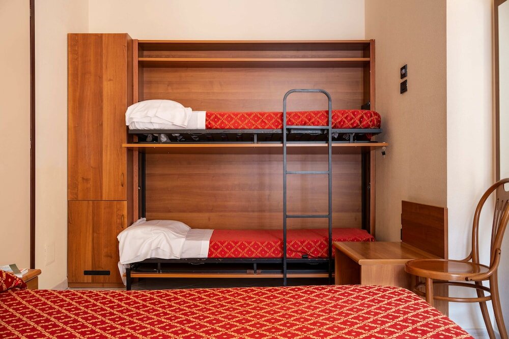 Фото Hotel Careni Villa Italia