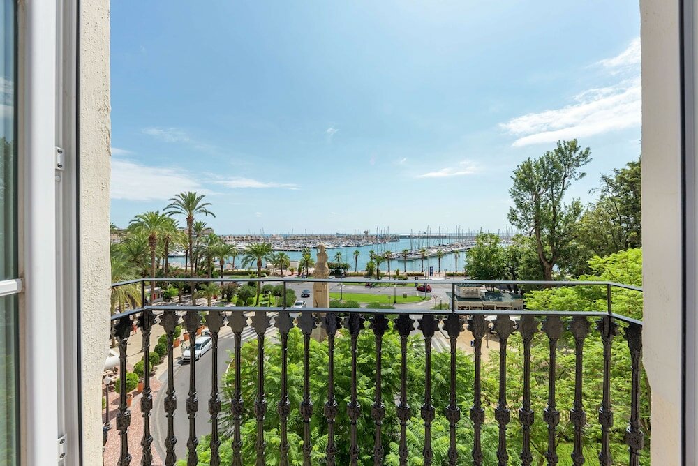 Фото Casa Alberola Alicante, Curio Collection by Hilton