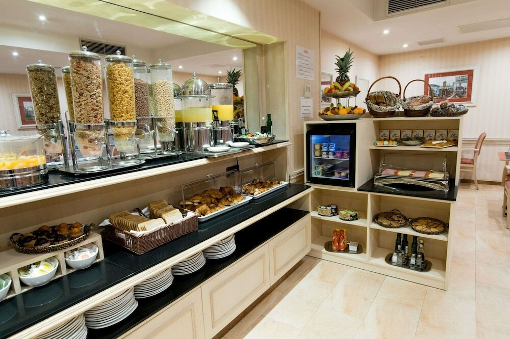 Фото Petit Palace Eixample