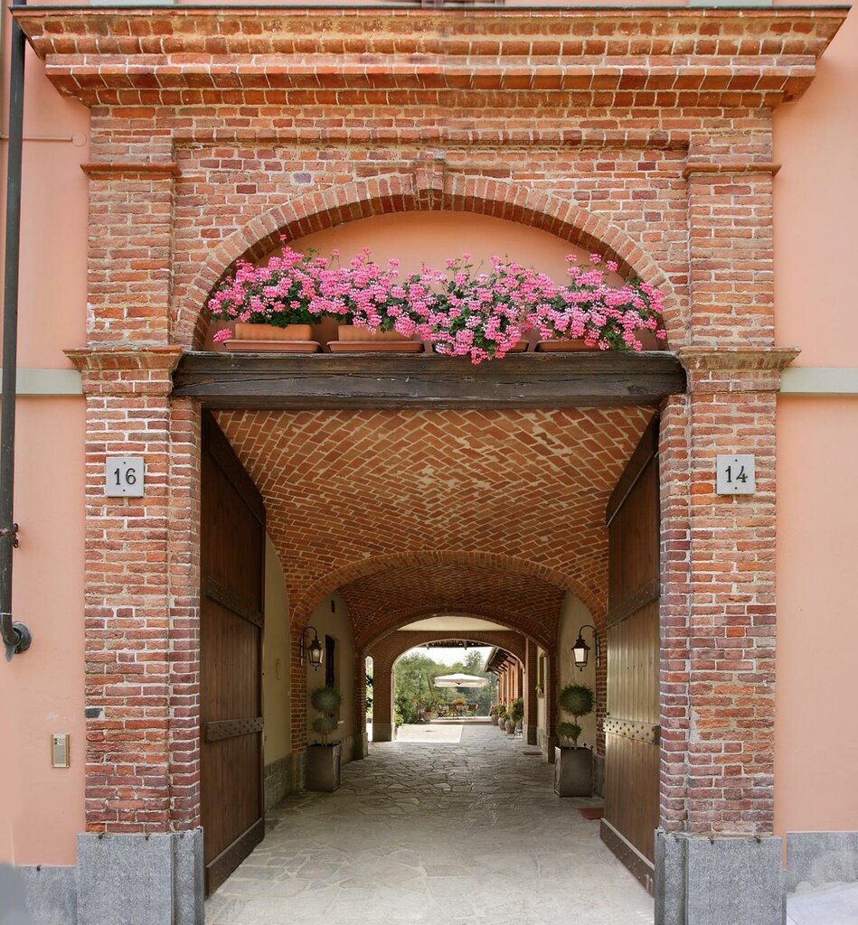Hotel Ristorante Albergo Ca' Vittoria, Piedmont, photo