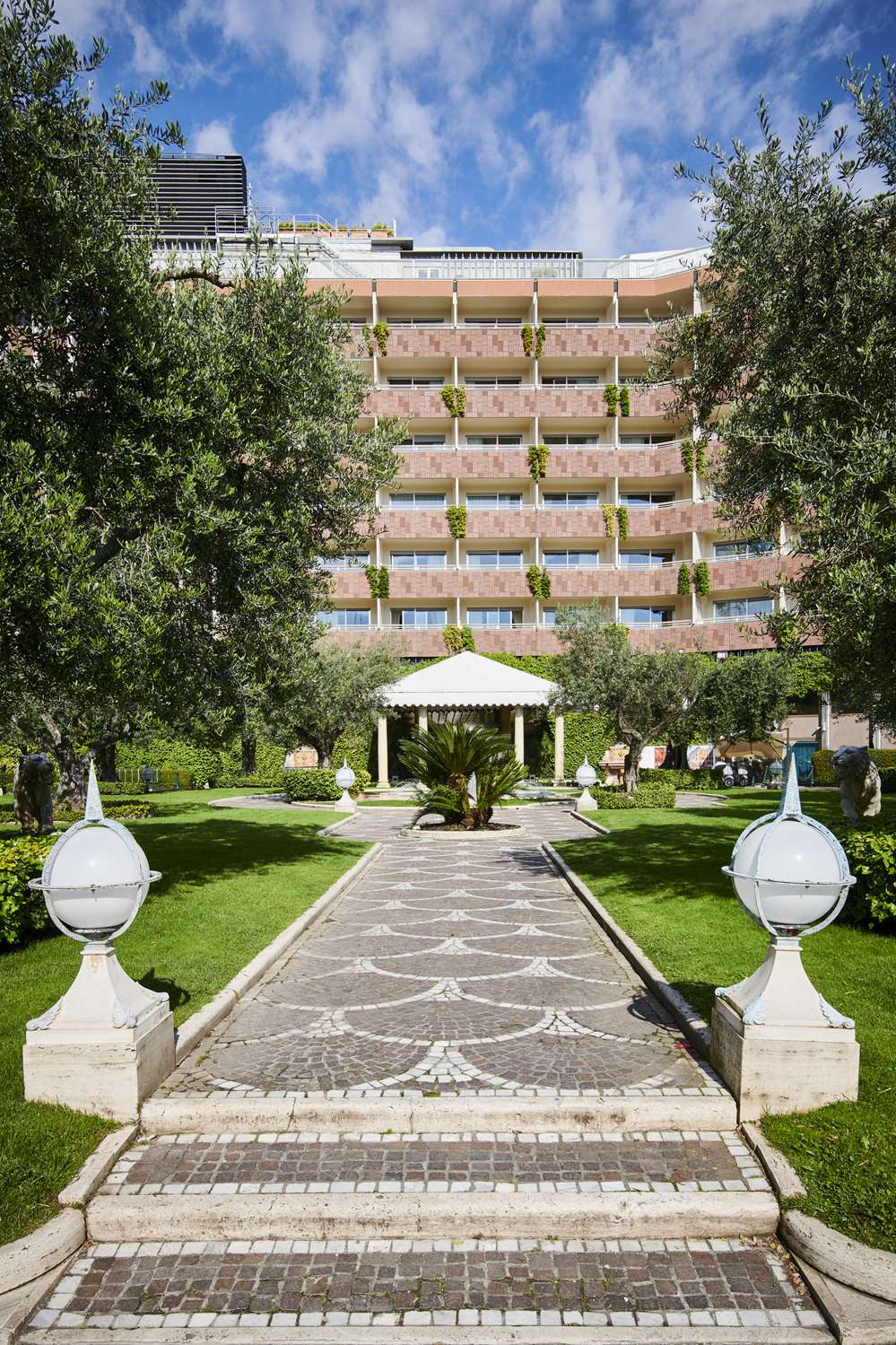 Фото Rome Cavalieri, A Waldorf Astoria Hotel