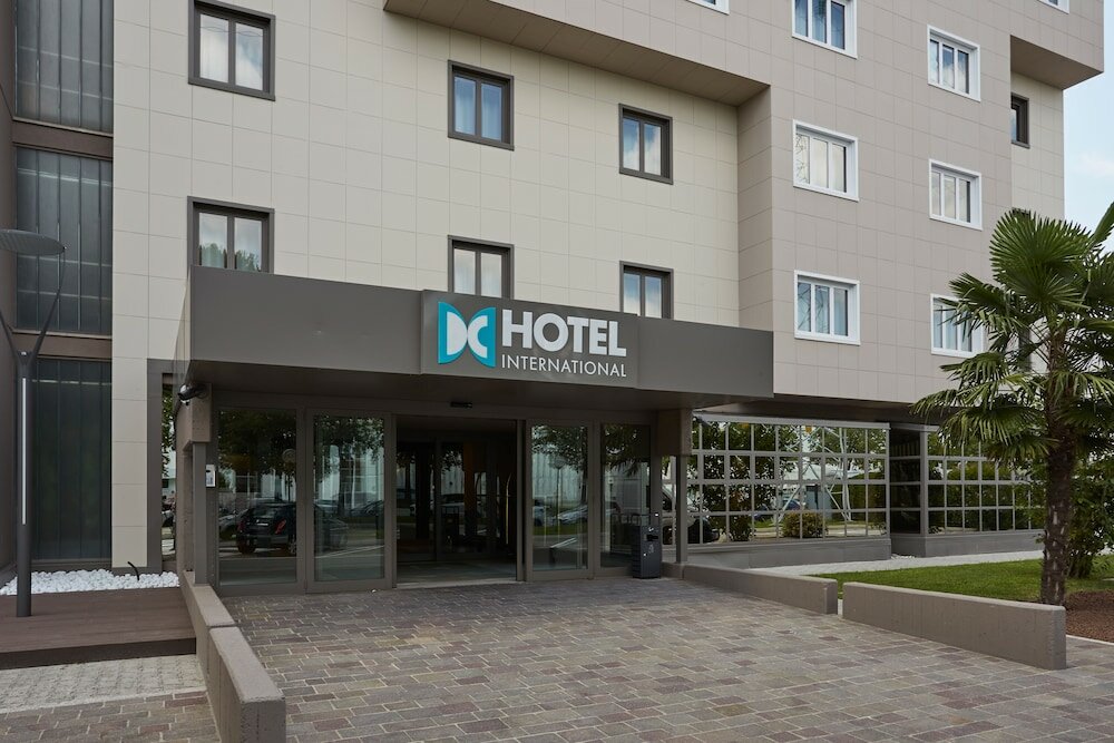Фото Dc Hotel International