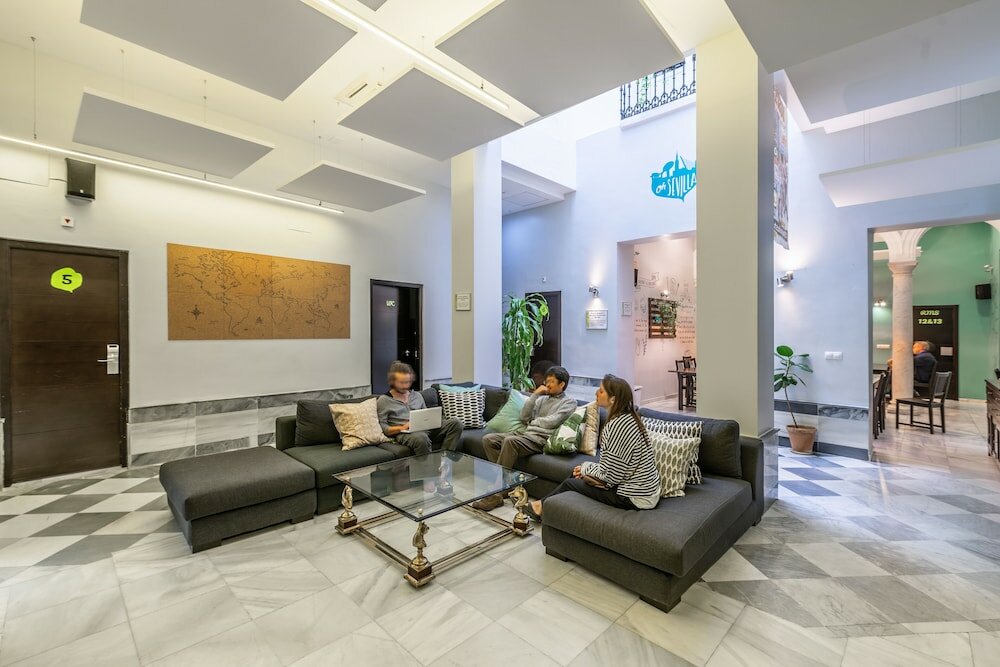 Фото Oasis Backpackers' Palace Seville