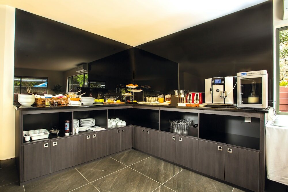 Фото Greenlane Suites