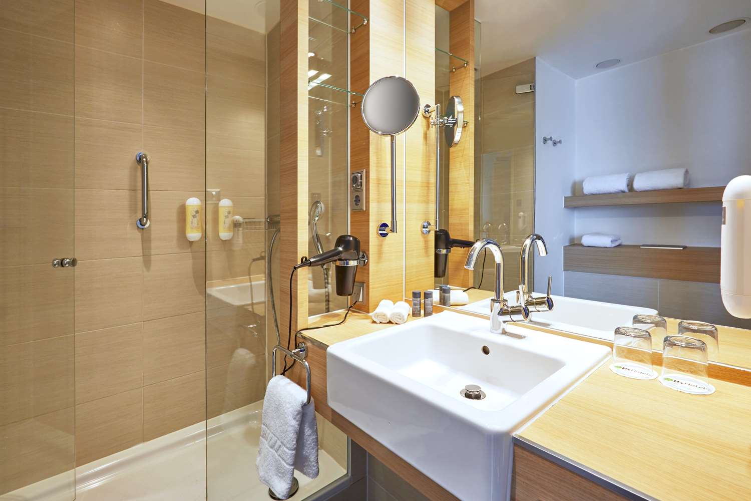 Фото H+ Hotel Salzburg