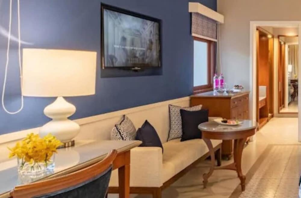 Фото Taj Holiday Village Resort & SPA