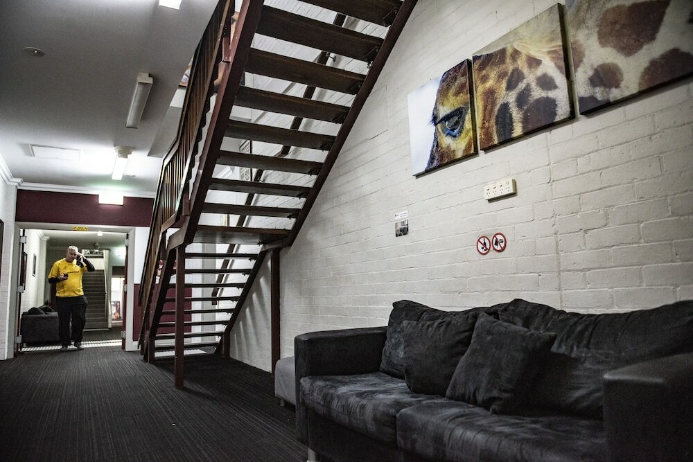 Фото The Emperors Crown Hostel