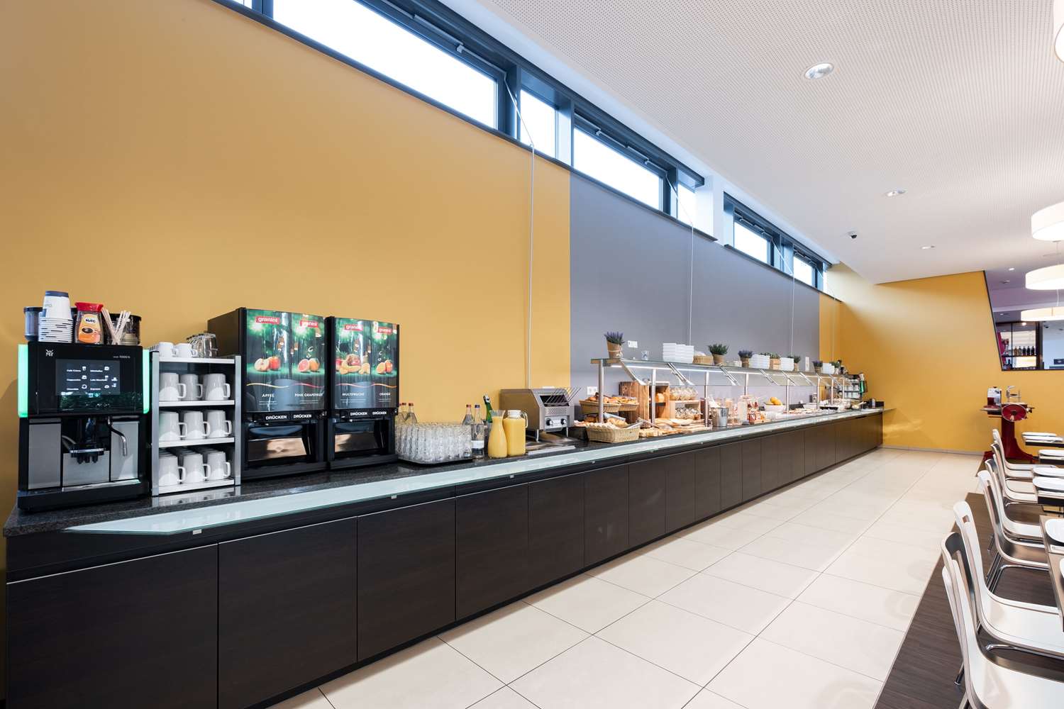 Фото Отель Premier Inn Hannover City University hotel