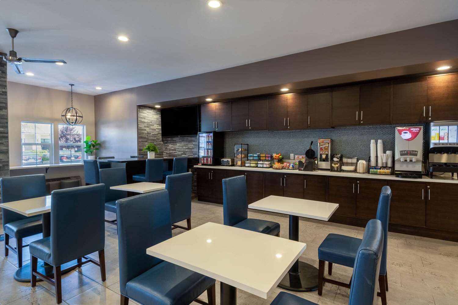 Фото Microtel Inn & Suites by Wyndham Tracy