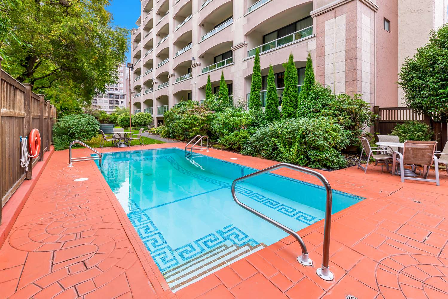 Фото Best Western Plus Inner Harbour - Victoria Hotels