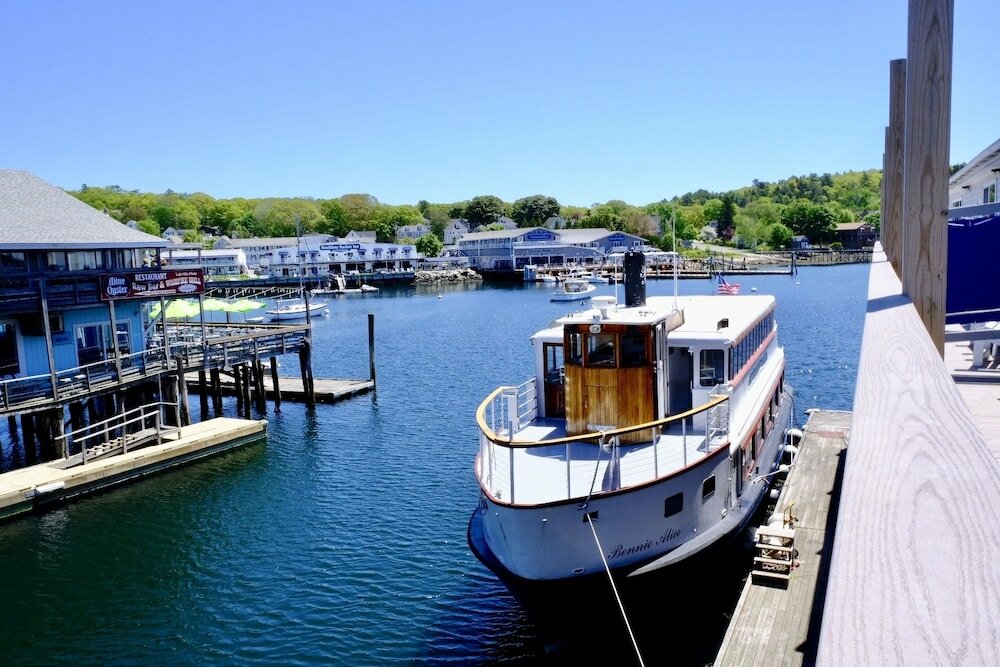Фото Fishermans Wharf Inn