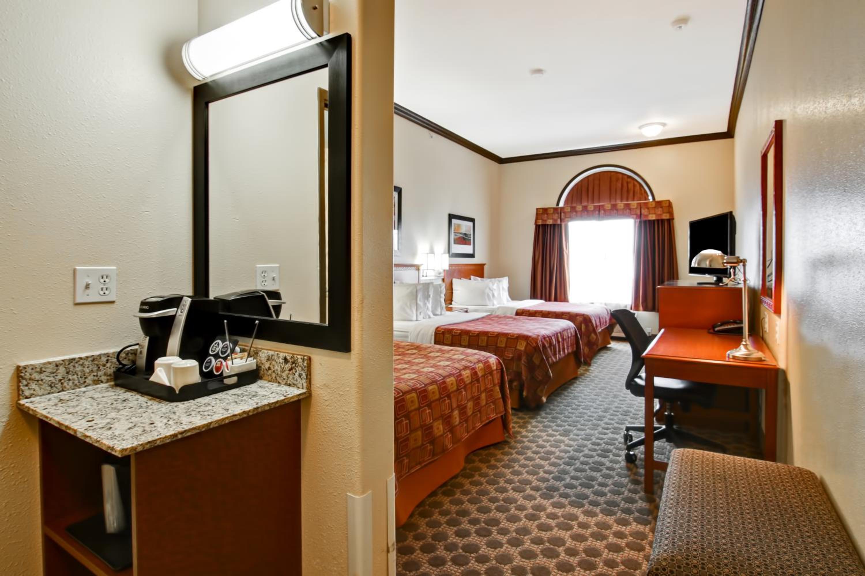 Фото Canalta Rocky Mountain House