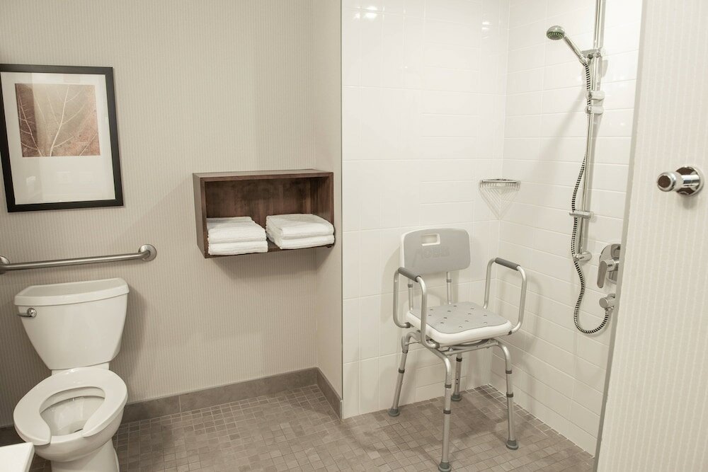 Фото Delta Hotels by Marriott Saguenay Conference Centre