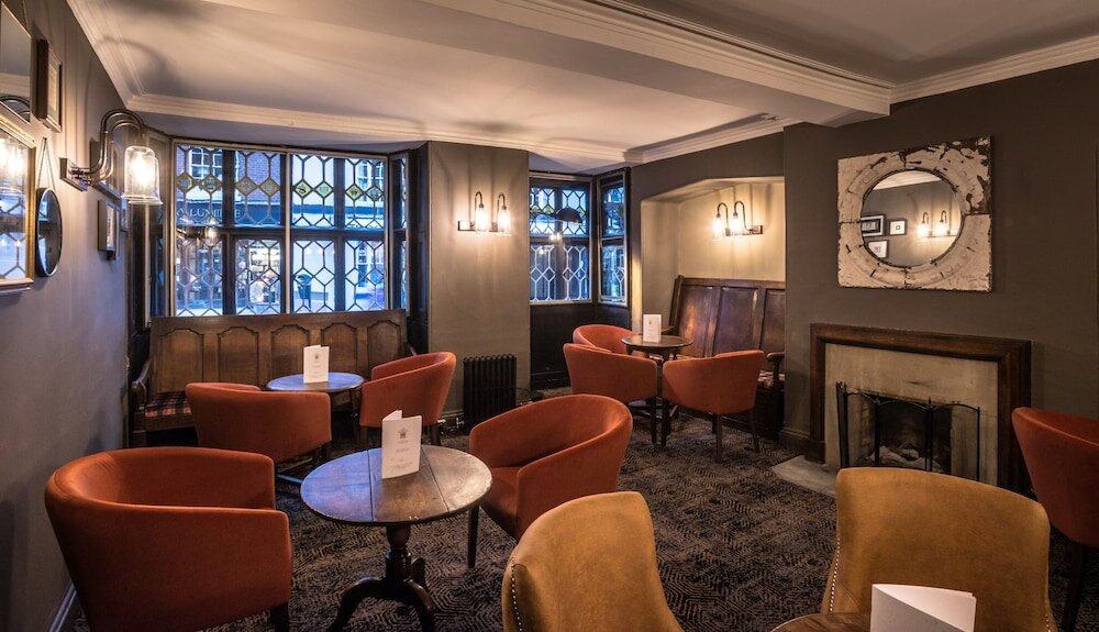 Фото The Feathers Hotel