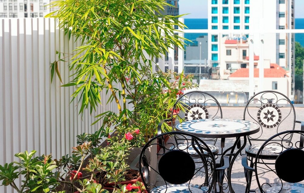 Фото The Summer Hotel