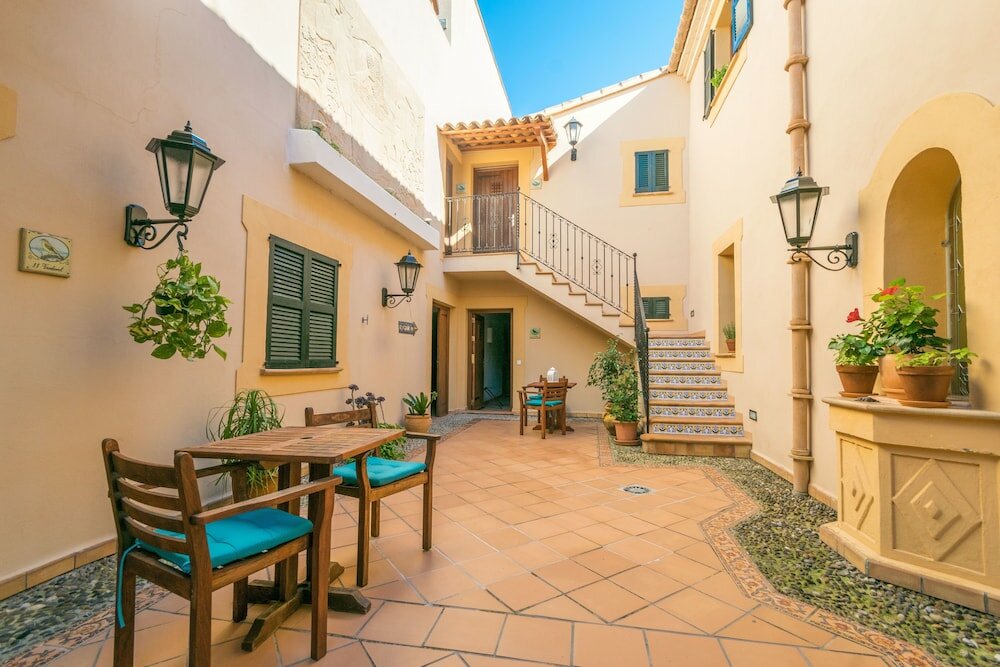 Фото Son Manera Retreat Finca