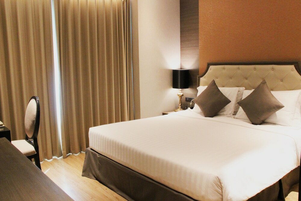 Фото The Duchess Hotel and Residences