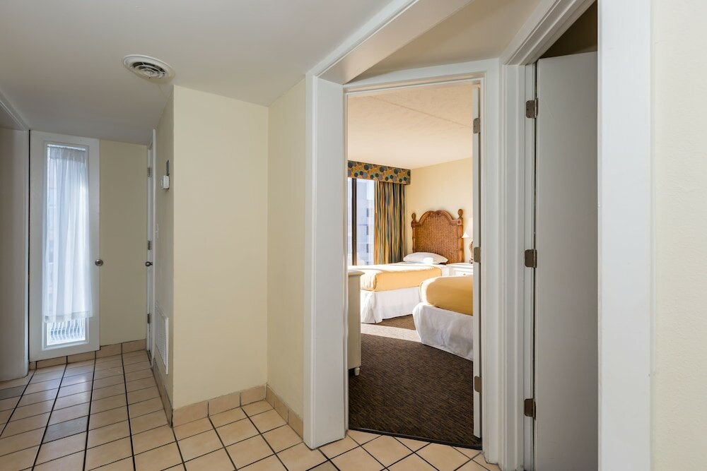 Фото Schooner Beach and Racquet Club by Capital Vacations