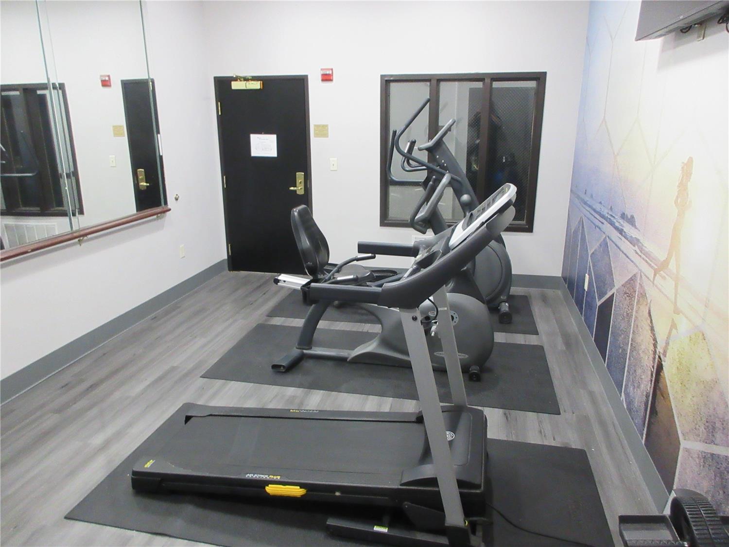 Фото SureStay Plus Hotel by Best Western San Antonio SeaWorld