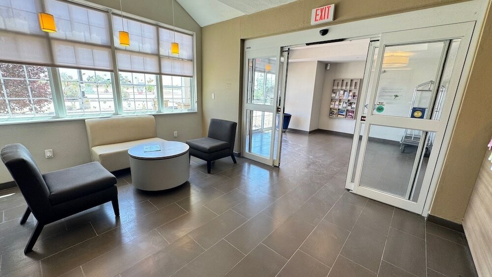 Фото Microtel Inn and Suites by Wyndham Monahans