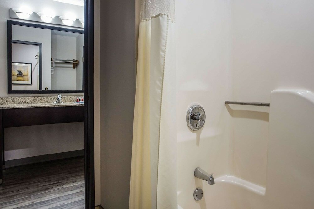 Фото Baymont by Wyndham Madison West/Middleton Wi West