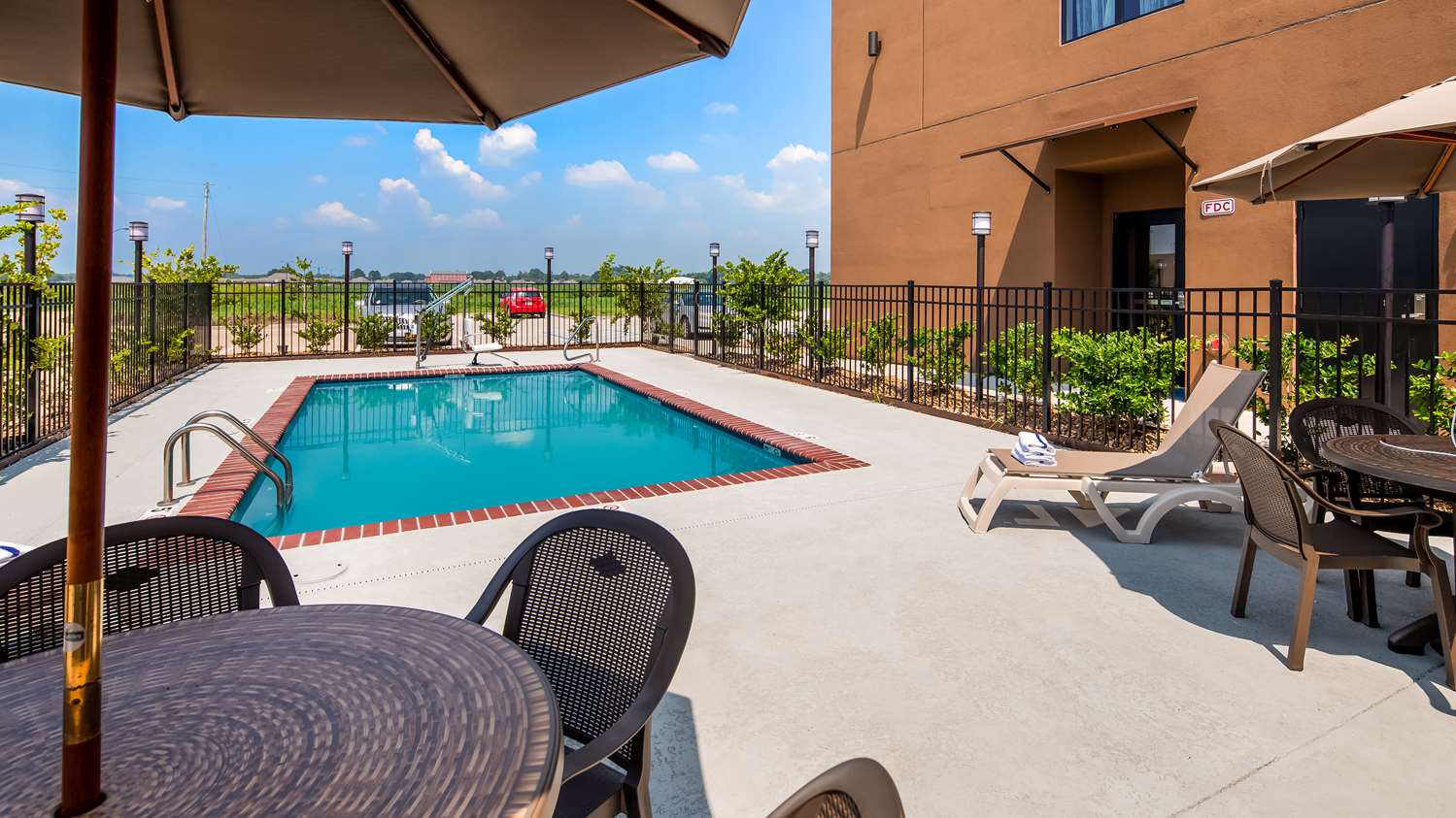 Фото Best Western False River Hotel