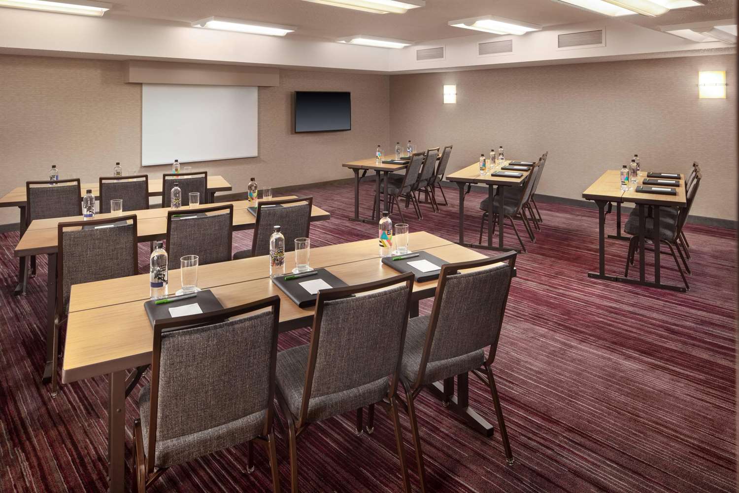 Фото Sonesta Select Laguna Hills Irvine Spectrum