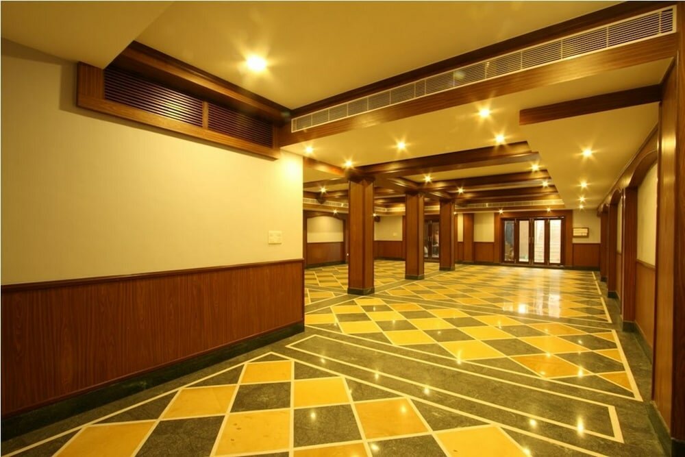 Фото Nahar Manchester Inn