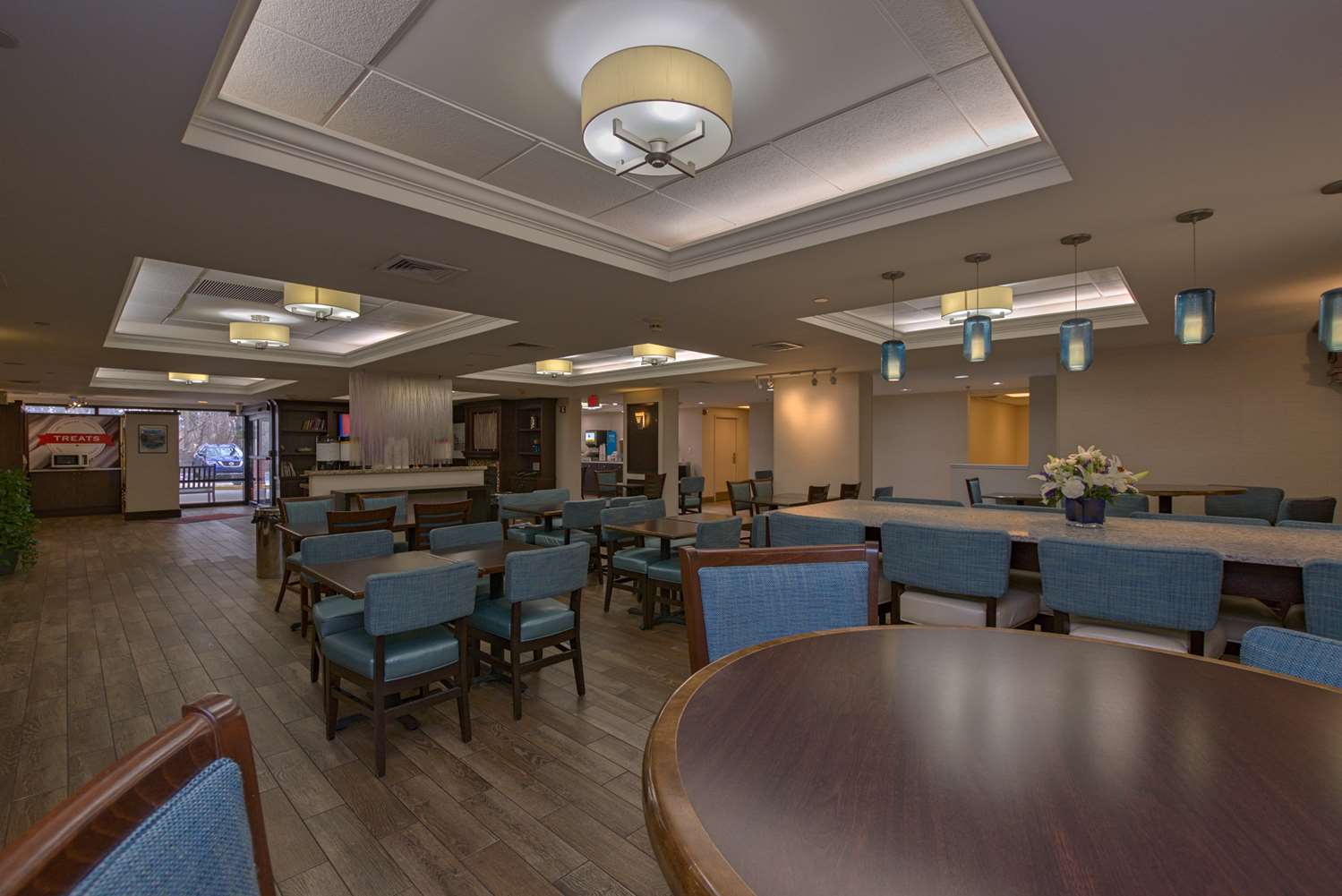 Фото Hampton Inn Portsmouth Central