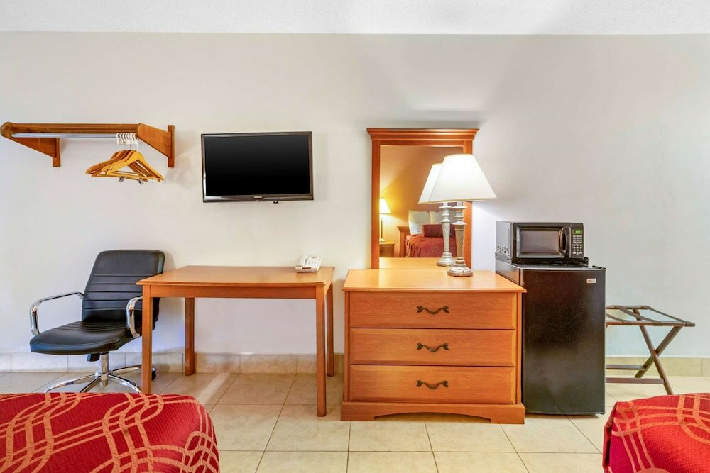 Фото Econo Lodge North