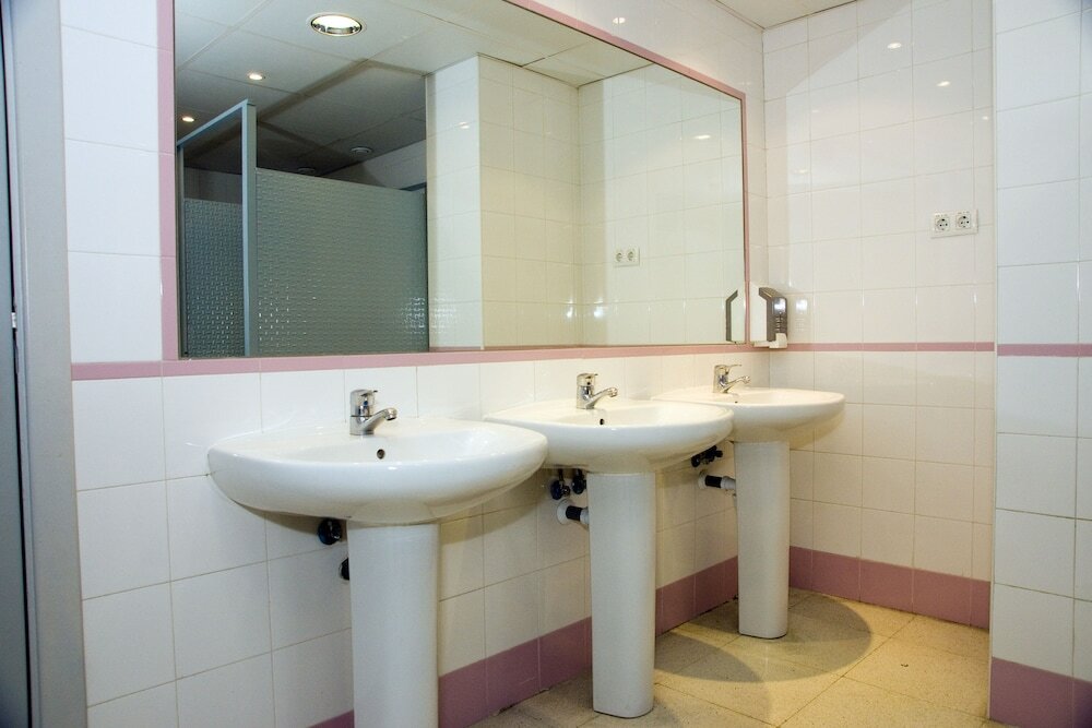 Фото Hostal Welcome