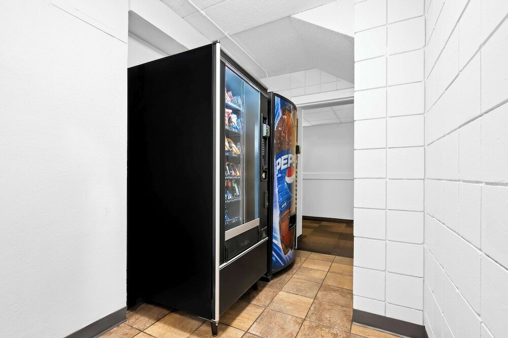 Фото Motel 6 Portland, Me