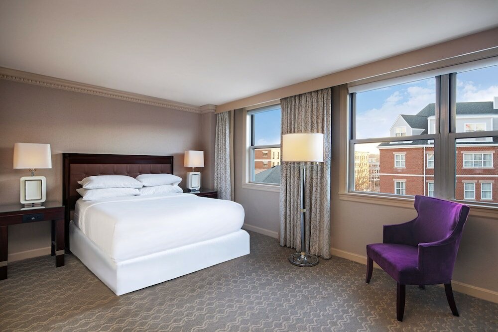 Фото Sheraton Portsmouth Harborside Hotel