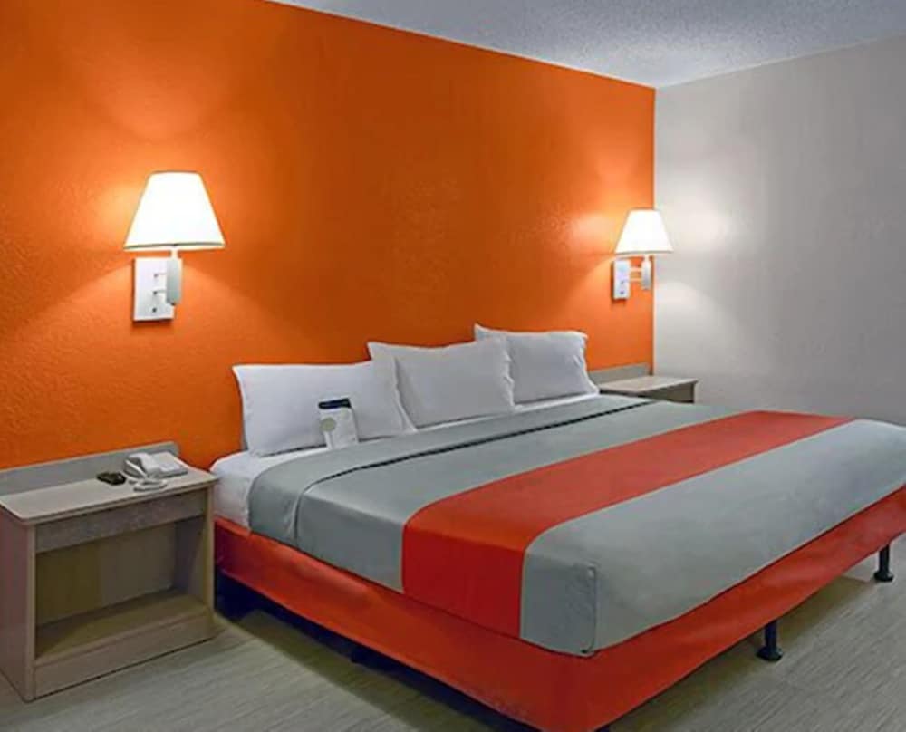 Фото Motel 6 Albany, Ny