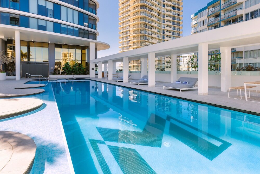Фото Meriton Suites Surfers Paradise